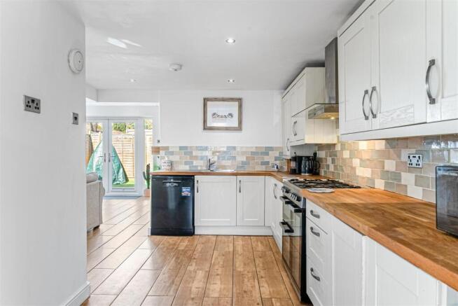 3 bed House for sale Image 9