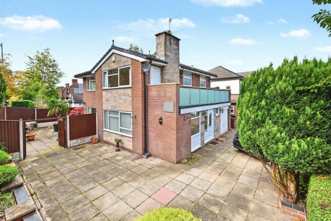 3-bed detached on Stuart Avenue, Trentham, Stoke-on-Trent, £375,000