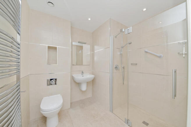 Padgett Court, Ben Rhydding Drive, Ilkley, Bradford photo 4