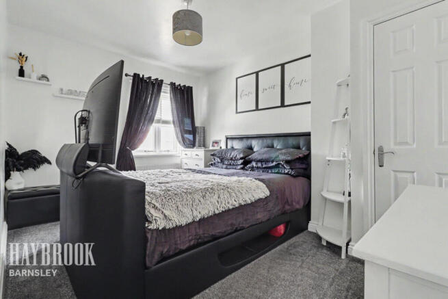 3 bed Semi-Detached for sale Image 10
