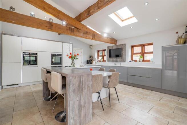 Kitchen/Breakfast Room