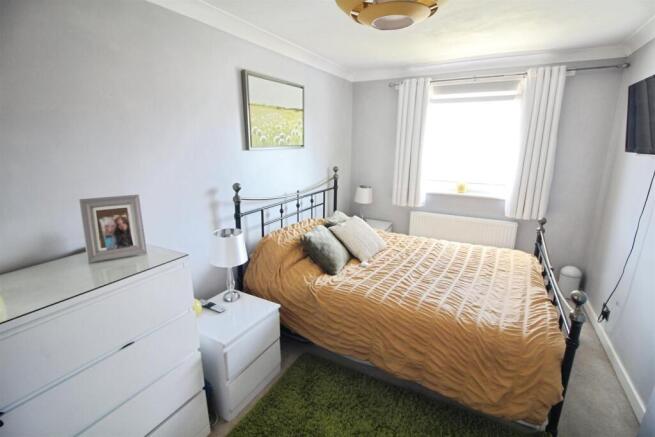 3 bed Semi-Detached for sale Image 9