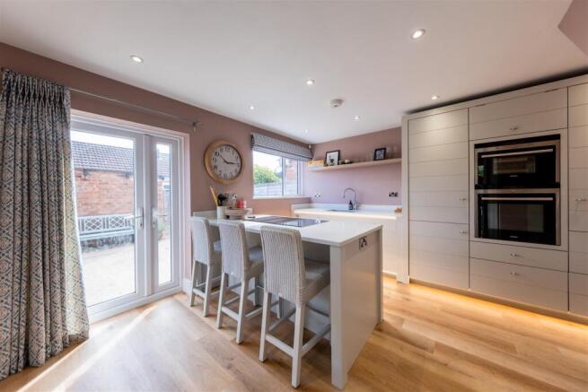 10 Abbotts Road-003.jpg