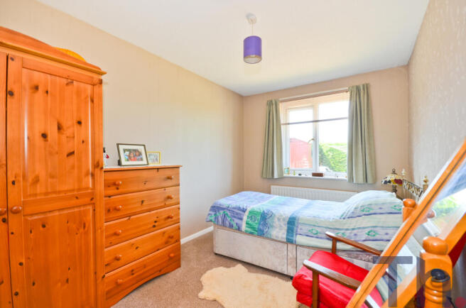Bedroom 1.JPG
