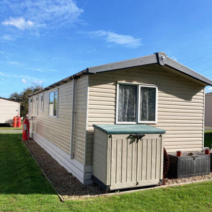Two bed Swift Serenity, Caldecott Hall Country Park, Beccles Road, Fritton, Norfolk, NR31 9EY photo 5