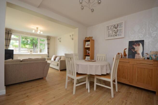 Lounge/Dining Room