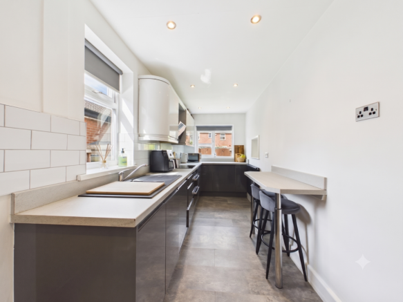 3 bed Semi-Detached for sale Image 11