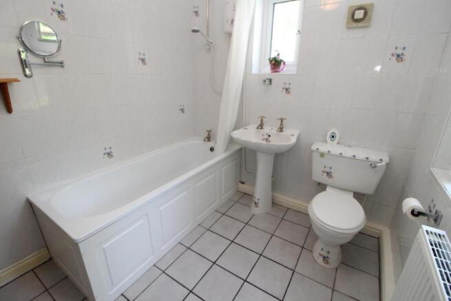 GROUND FLOOR BATHROOM