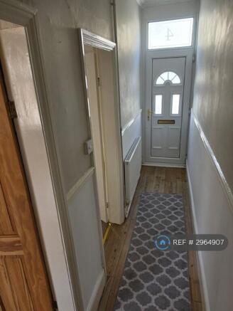 2 bed Terraced to rent Image 5