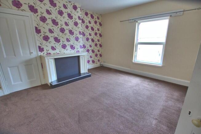 6 bed Semi-Detached for sale Image 10