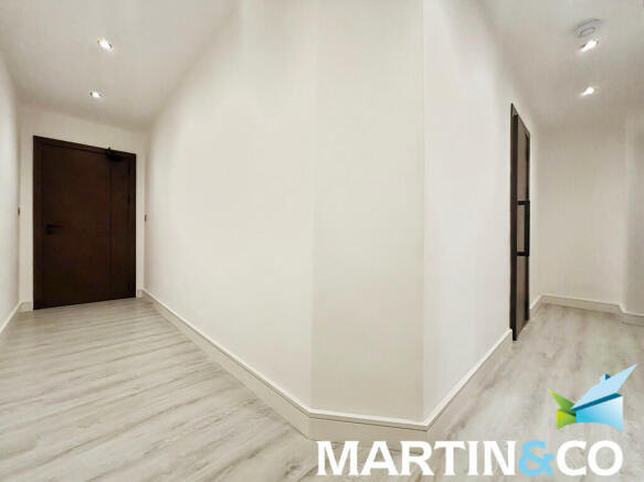 1 bed Apartment to rent Image 11