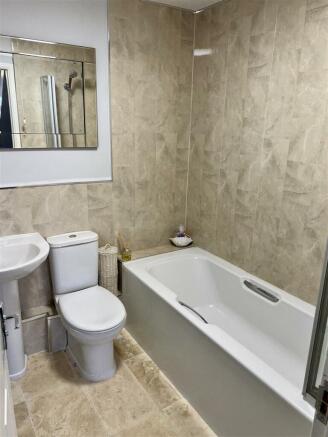 Bathroom2.jpg