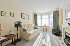 24, Euston Avenue, Watford WD18 7SY