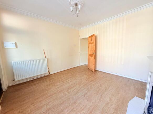 Coleshill Road, Nuneaton, CV10 photo 4
