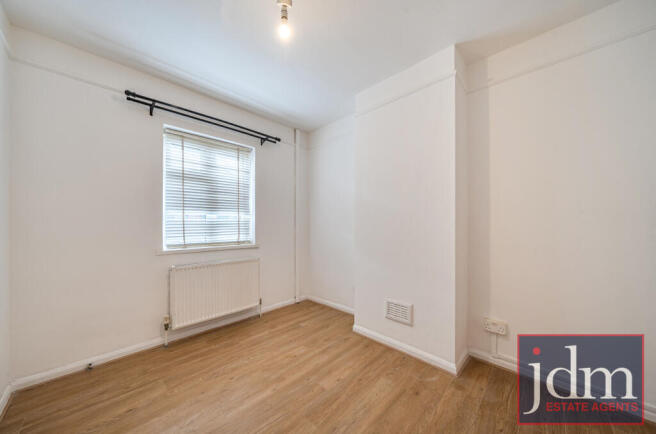 aacd1675-3df8-4ed...