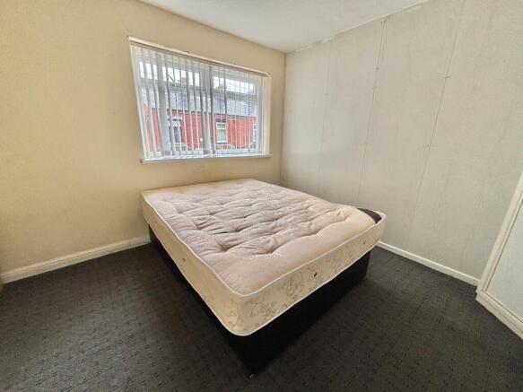 2 bed End of Terrace to rent Image 7