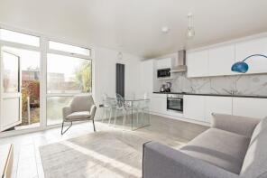35, Kingsgate Estate, Tottenham Road, Hackney, London N1 4DB