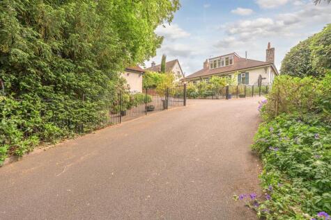 Wollescote Road, Pedmore, Stourbridge, DY9 7JS