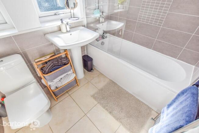 3 bed House for sale Image 11