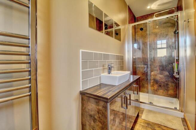 Master En-Suite