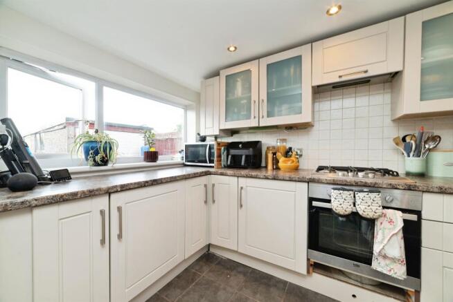 3 bed Semi-Detached for sale Image 7