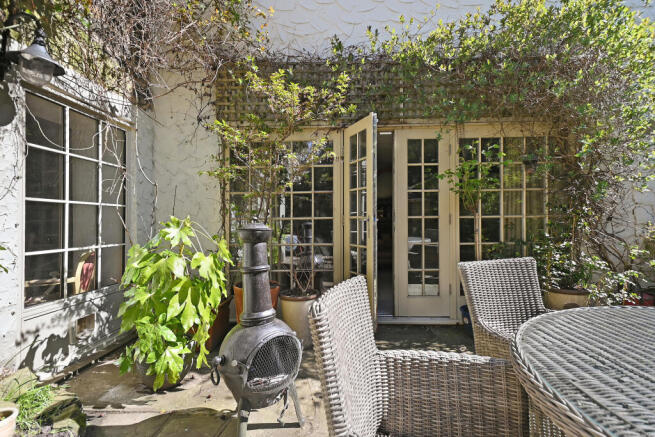 4 bed Semi-Detached for sale Image 12