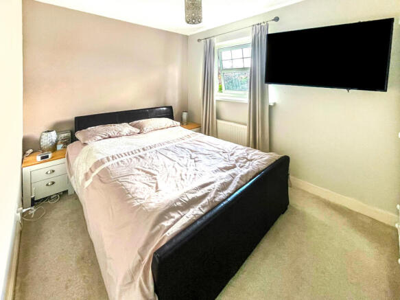 2 bed Semi-Detached for sale Image 8