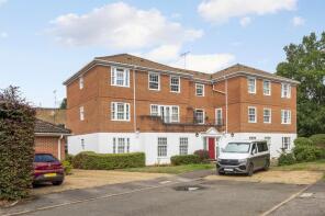 35, Stoneleigh Park, Weybridge KT13 0DZ