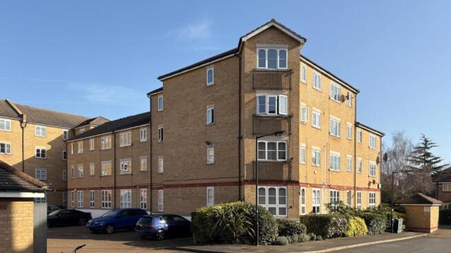 Wheat Sheaf, E14 Flat for Sale by Barrain London E