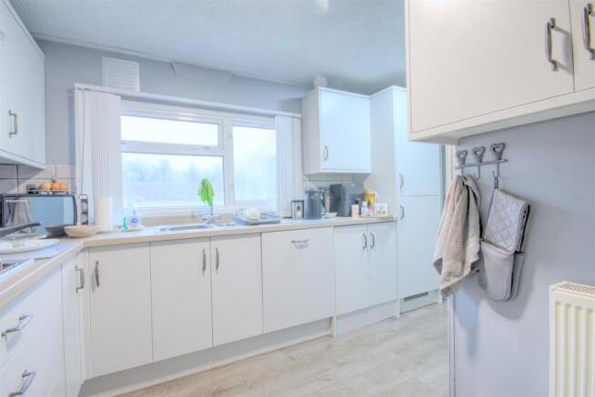 2 bed Mobile Home for sale Image 4