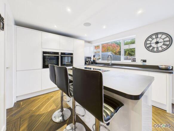 4 bed Detached for sale Image 6