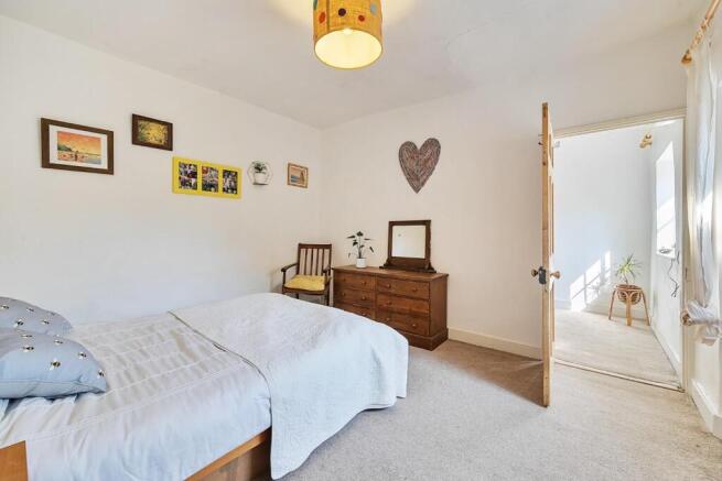 3 bed Terraced for sale Image 9