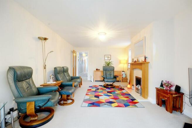 Lounge/Sitting Room
