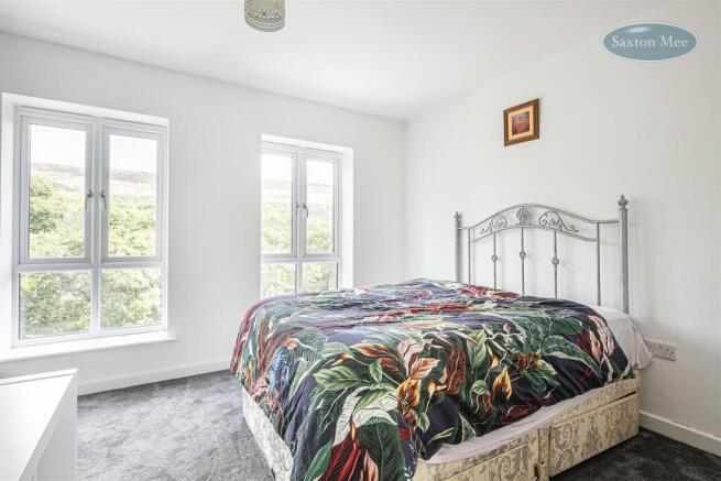 3 bed Town House for sale Image 11
