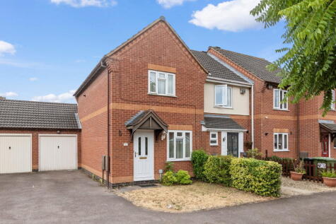 2 Stroma Avenue, St. Peter's, Worcester. WR5 3PJ