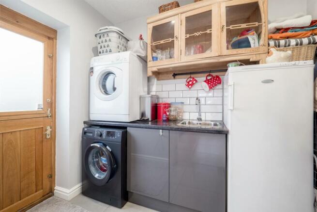 24 Millfield Close-7.jpg
