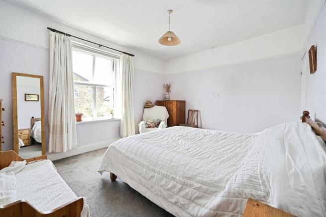 3 bed Terraced for sale Image 7