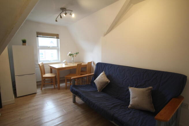 2 bed Flat to rent Image 8