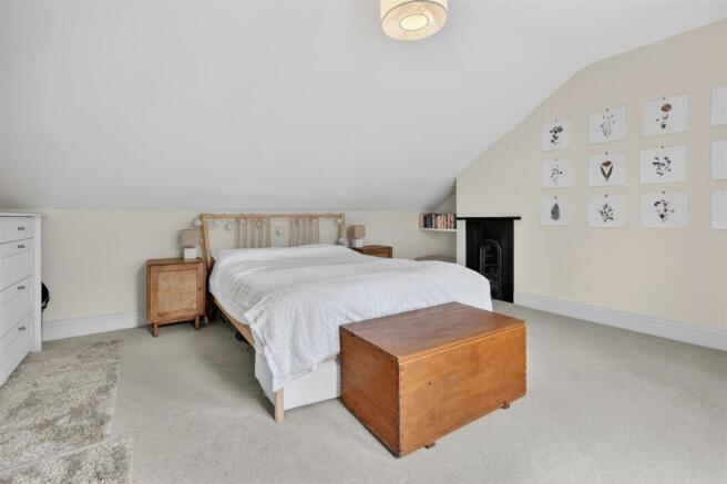 2 bed Apartment for sale Image 12