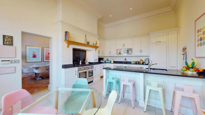 6 bed Terraced for sale Image 10
