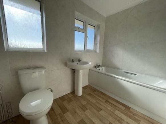 BATHROOM & WC