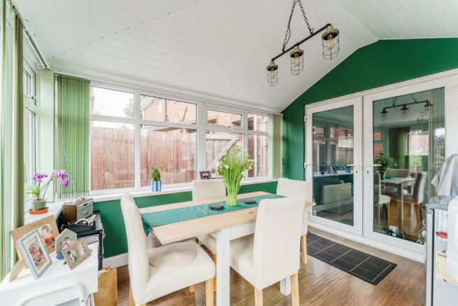 3 bed Semi-Detached for sale Image 10