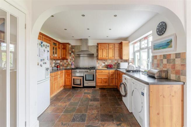 3 - kitchen.jpg
