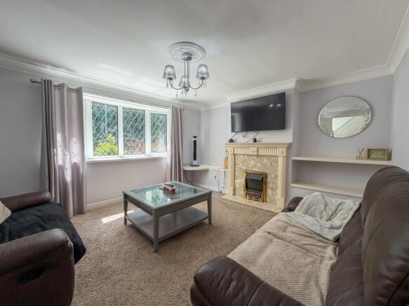 3 bed Semi-Detached for sale Image 6