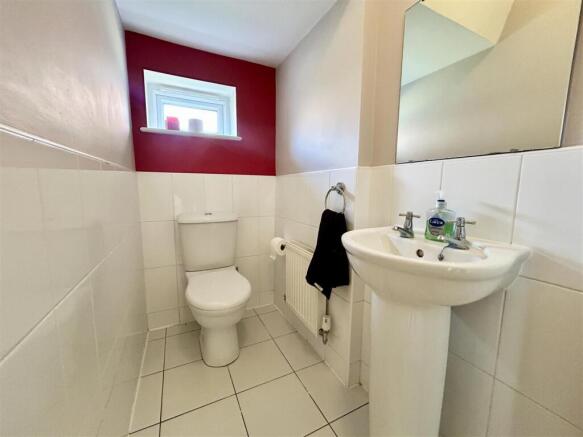 4 bed Detached for sale Image 10