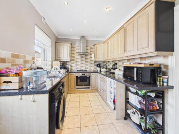 2 bed Semi-Detached for sale Image 5