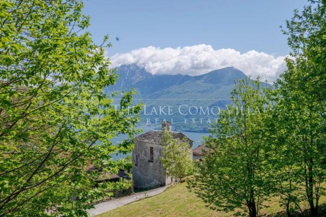 the lake como villa- Chiesa brenzio