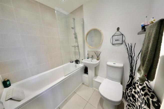 2 bed Town House for sale Image 7