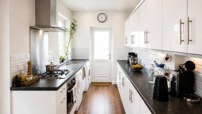 Woodleigh Avenue, Birmingham, B17 0NW photo 4
