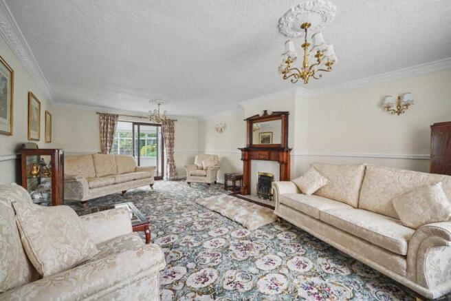5 bed Detached for sale Image 5